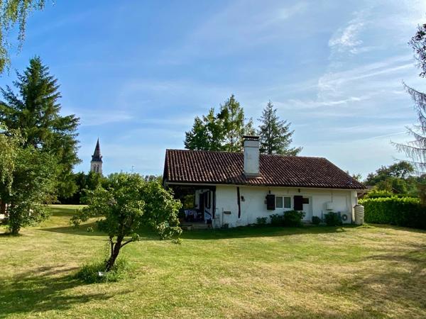 MAISON A COLOMBAGES RENOVEE AVEC GITE INDEPENDANT SUR 2700 M2 DE TERRAIN A LACQUY.