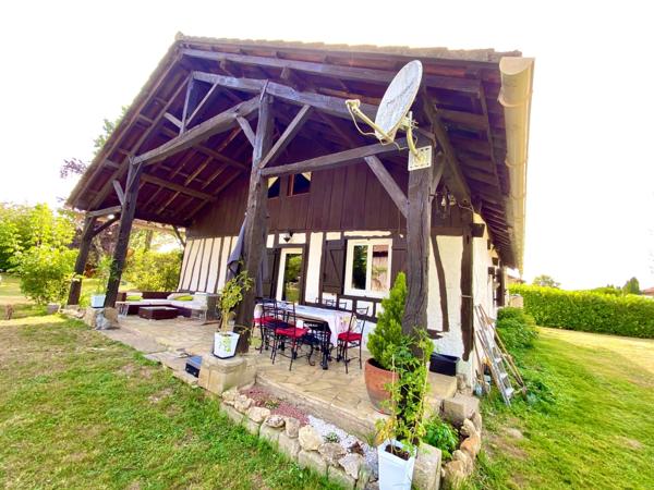 MAISON A COLOMBAGES RENOVEE AVEC GITE INDEPENDANT SUR 2700 M2 DE TERRAIN A LACQUY.