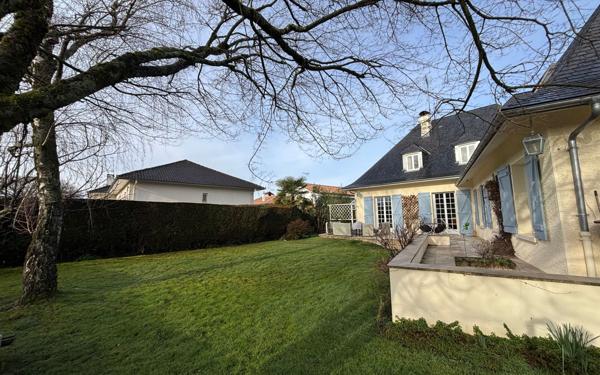 Maison à vendre    5 pièces • 190 m2 Pau
