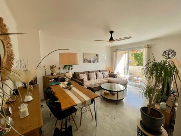 Idéalement situé - T2 avec extérieur - Toulon (83200)