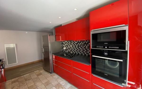 Appartement à louer    3 pièces • 102 m2 Castres