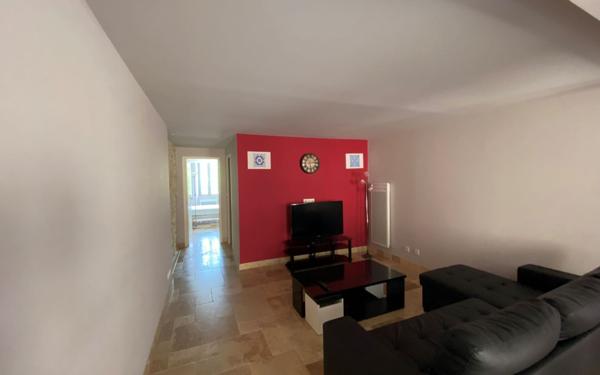 Appartement à louer    3 pièces • 102 m2 Castres