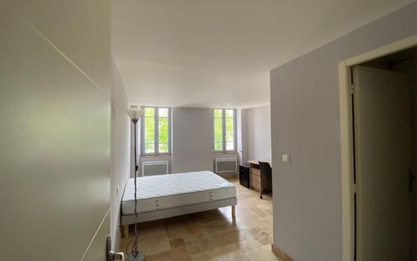 Appartement à louer    3 pièces • 102 m2 Castres