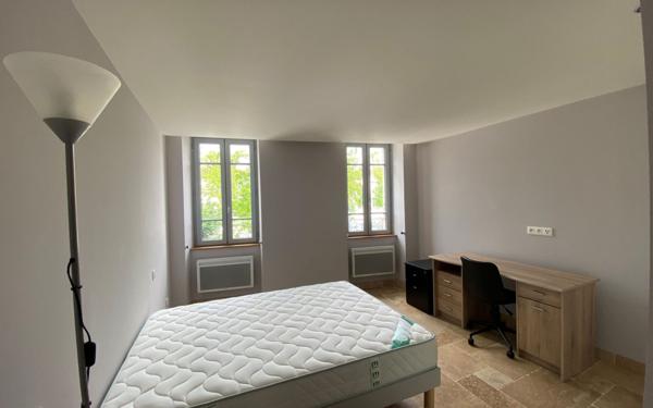 Appartement à louer    3 pièces • 102 m2 Castres