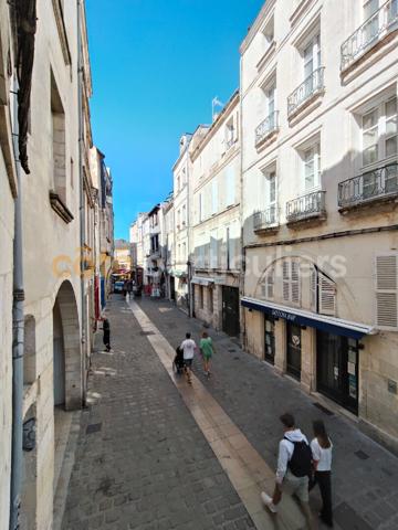 Vente
                Appartement30 m² - 1 Pièce -
                    LA ROCHELLE (17000)