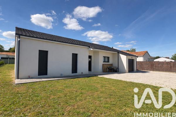 Maison à vendre 5 pièces 102 m² Dangé-Saint-Romain