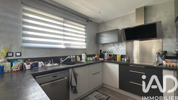 Maison à vendre 5 pièces 102 m² Dangé-Saint-Romain