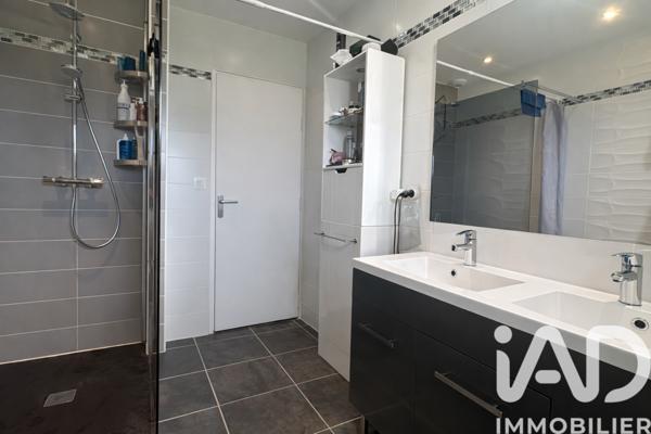 Maison à vendre 5 pièces 102 m² Dangé-Saint-Romain