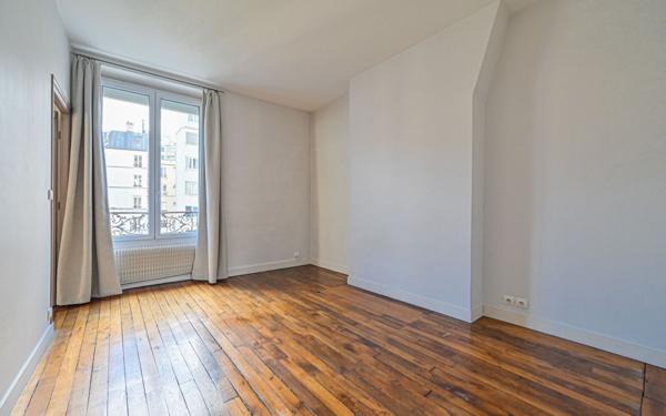 Appartement à vendre    2 pièces •  Paris 11