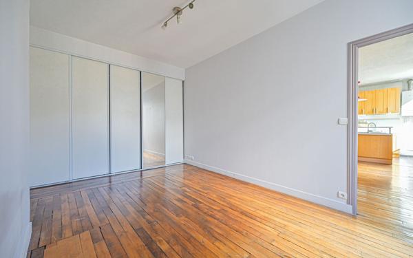 Appartement à vendre    2 pièces •  Paris 11