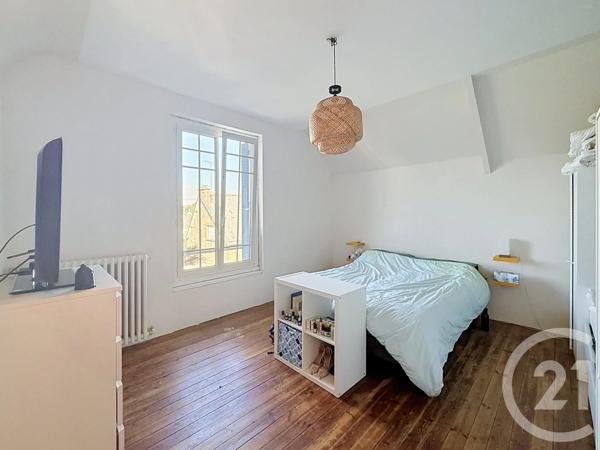 Maison à vendre  6 pièces - 166,38 m 2   PLOUMAGOAR  - 22
