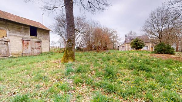 Maison - À rénover - Dépendances - Jardin - Isigny Le Buat