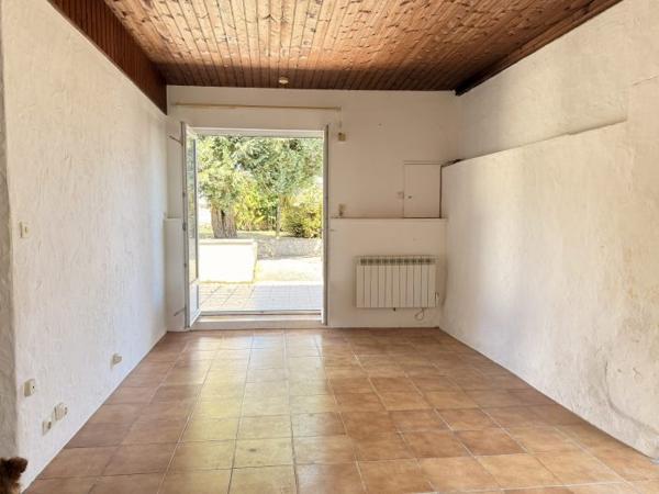 Petite maison de plain-pied avec jardin en coeur de bourg