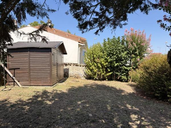 Petite maison de plain-pied avec jardin en coeur de bourg