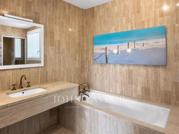 Propriété avec piscine et vue Garlaban aux portes d’Éoures