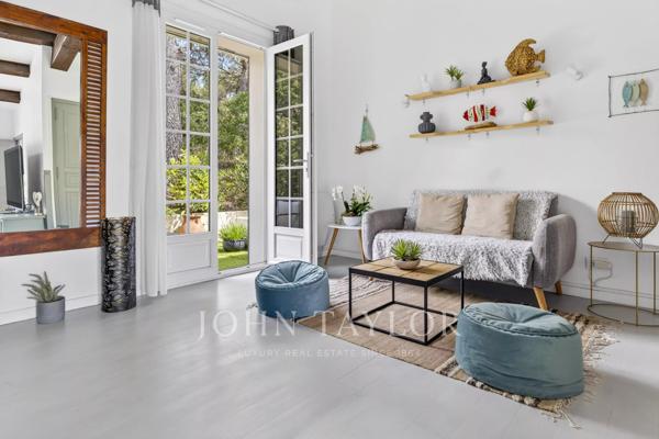 Propriété avec piscine et vue Garlaban aux portes d’Éoures