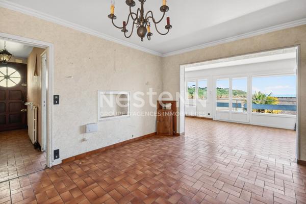 RARE À LA VENTE - Vue mer et fort potentiel à Saint-Laurent-de-la-Mer