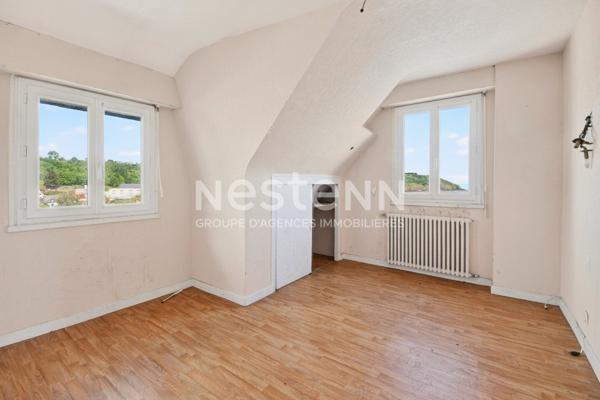 RARE À LA VENTE - Vue mer et fort potentiel à Saint-Laurent-de-la-Mer