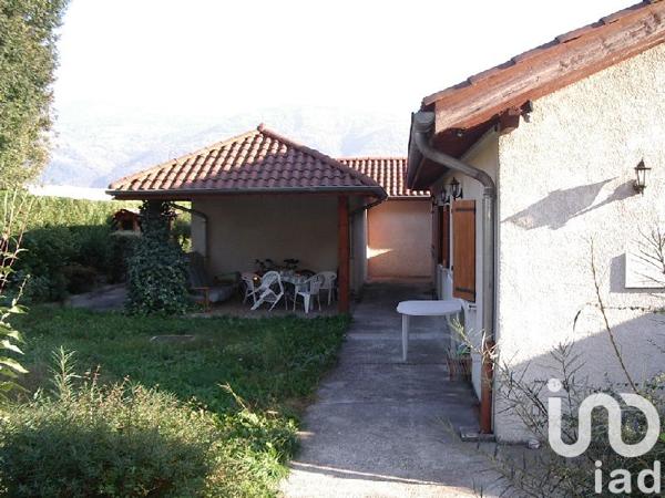 Immeuble à vendre 1 600 m² Lumbin