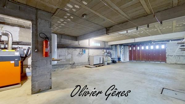 La Milesse (72650) LA MILESSE - Maison de caractère - 200 m² - 6 chambres - Sous-sol - Garage - parc arboré