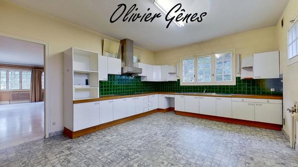 La Milesse (72650) LA MILESSE - Maison de caractère - 200 m² - 6 chambres - Sous-sol - Garage - parc arboré