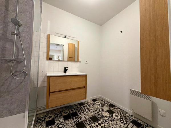 LAVAL - Appartement 3 chambres avec place de parking privative