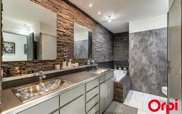 Appartement à vendre    5 pièces • 145 m2 Caluire-et-Cuire