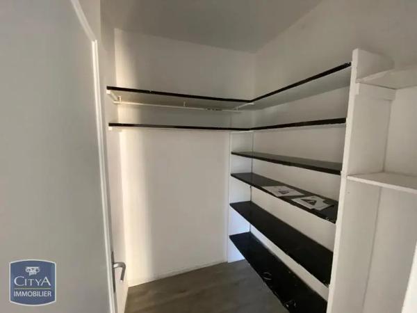Appartement à louer 4 pièces 67.99m² Marseille 1er Arrondissement (13011)