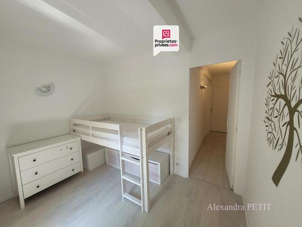 À VENDRE - Charmant appartement rénové avec vue dominante, Callian