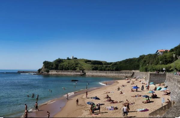 Saint-Jean-de-Luz (64500) SAINT- JEAN- DE - LUZ QUARTIER SAINTE BARBE STUDIO A RENOVER AVEC CAVE A 80M DE LA PLAGE