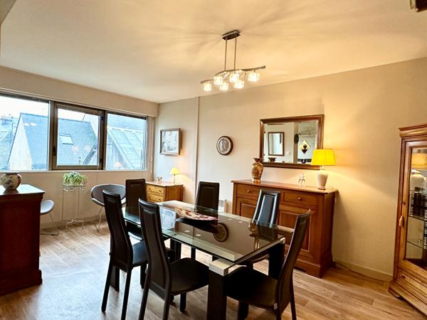 T3/4 St Servan centre-balcon- Ascenseur - Garage - cellier