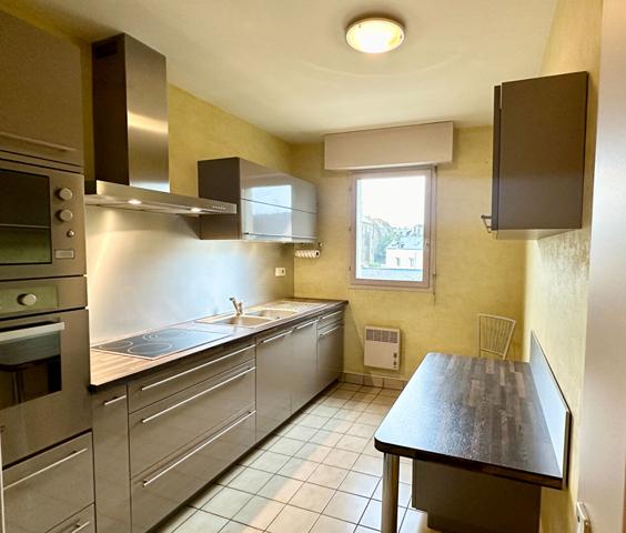 T3/4 St Servan centre-balcon- Ascenseur - Garage - cellier