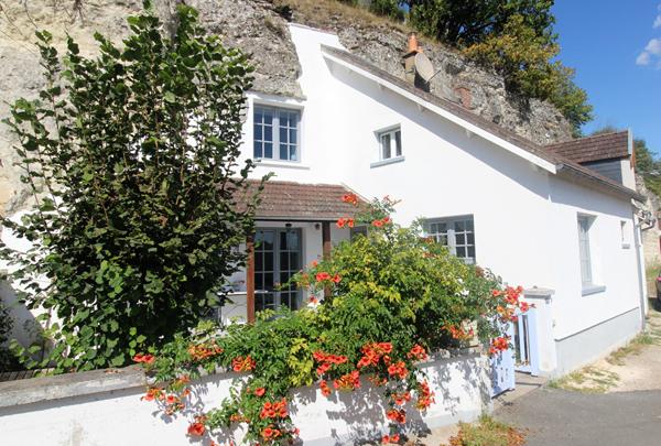 Maison de pays -2 ou 3 chambres - Bourré