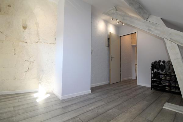 Maison de pays -2 ou 3 chambres - Bourré