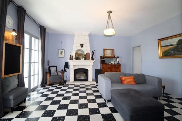 Maison de pays -2 ou 3 chambres - Bourré