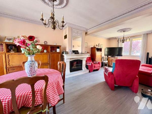 EXCLUSIVITÉ - NOUVEAUTÉ ÉTUDE TRENTE-CINQ NOTAIRES

Située au coeur de la commune de Noyal-Ch...