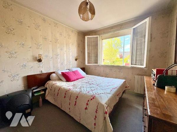 EXCLUSIVITÉ - NOUVEAUTÉ ÉTUDE TRENTE-CINQ NOTAIRES

Située au coeur de la commune de Noyal-Ch...
