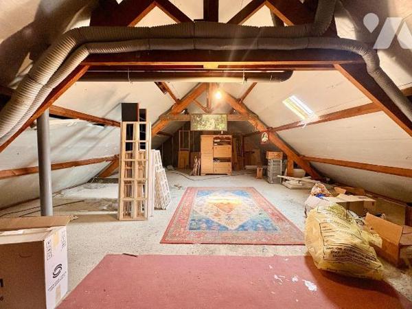 EXCLUSIVITÉ - NOUVEAUTÉ ÉTUDE TRENTE-CINQ NOTAIRES

Située au coeur de la commune de Noyal-Ch...