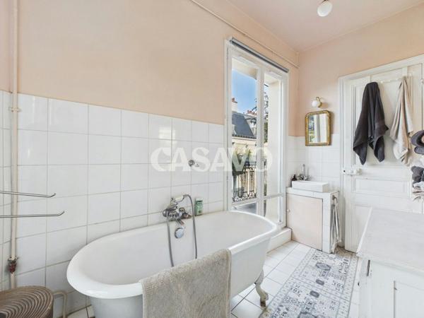 Vente Appartement 7 pièces de 146m² - 75018 Paris