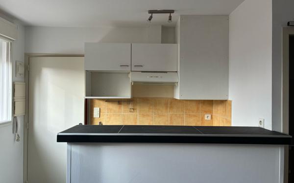Appartement à louer    1 pièce •  Pomarez