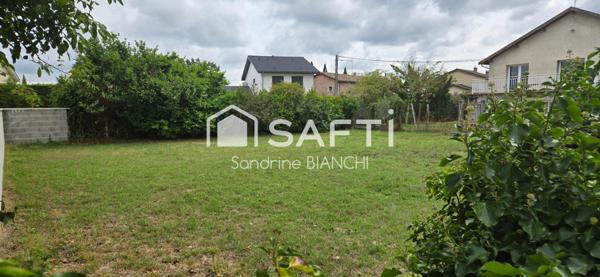 Terrain plat 444 m²  libre constructeur