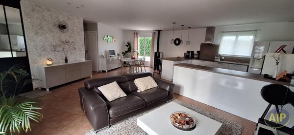 Vente maison Cavignac : 264 000 € - AJP Immobilier Saint Andre de Cubzac