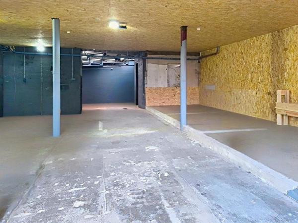 Garage automobile avec son appartement attenant
