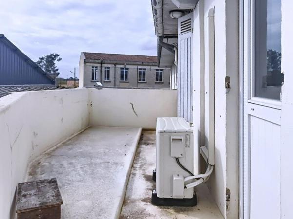 Garage automobile avec son appartement attenant
