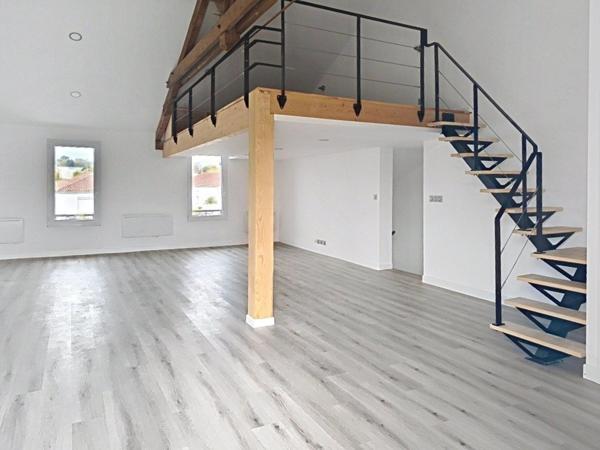 Garage automobile avec son appartement attenant