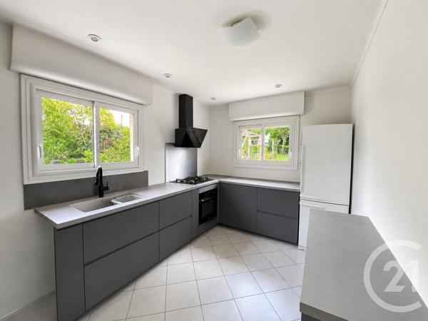 Maison à vendre  4 pièces - 106 m 2   FARGUES ST HILAIRE  - 33