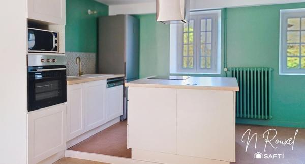 Bâtisse en pierre rénovée, 150 m², 3 chambres, dépendance.