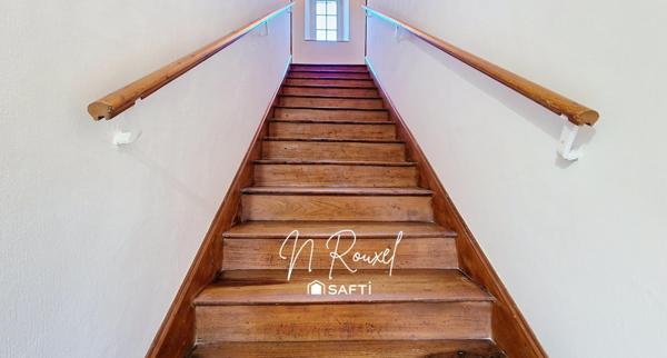 Bâtisse en pierre rénovée, 150 m², 3 chambres, dépendance.