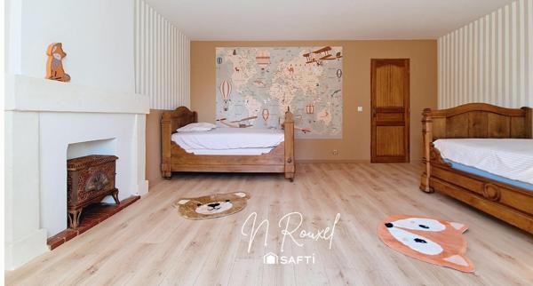 Bâtisse en pierre rénovée, 150 m², 3 chambres, dépendance.