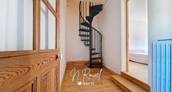 Bâtisse en pierre rénovée, 150 m², 3 chambres, dépendance.